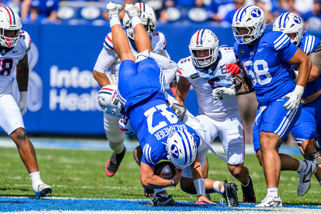 Bear Bachmeier throws 3 TDs as No. 15 BYU beats Arizona 28-17